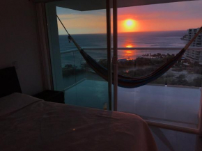 Luxury apartment with breathtaking views and beach